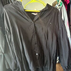 Vestique Black Button Down Shirt